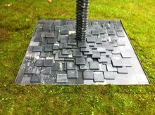 sommer-winter: Quader Brunnen, Aus Onsernone Gneis.