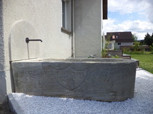 brunnen: Restauriert 2013, Material:Muschelkalk  