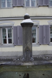 brunnen: Sternen Brunnen , Sternen Brunnen vor der Restaurierung.