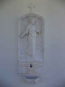 kirchen-kapellen: Hochrelief restauriert , Material: Carrara Marmor Blattgold 24 Carat.
