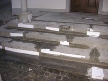 kirchen-kapellen: Kapelle Anglikon, Eingangs Portal Stufen Restauration 