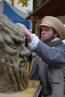 team-at-work: Rafael Häfliger, Rafael Häfliger am Historischen Markt in Bremgarten